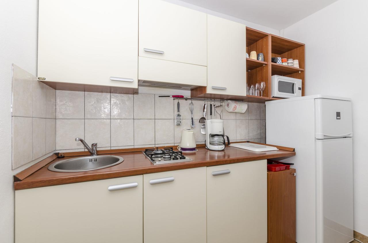 Apartments Dinko Gdinj Exterior foto